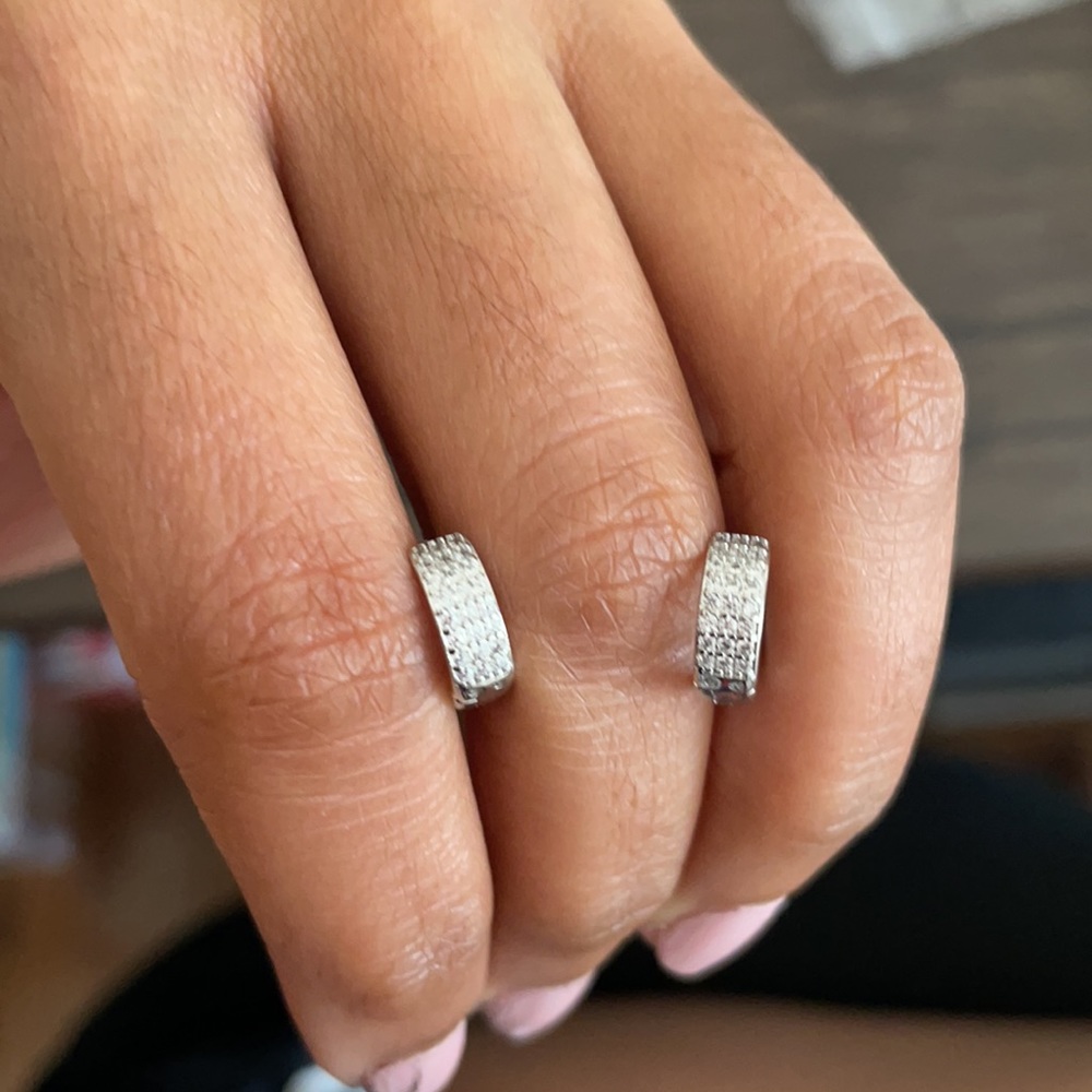 925 Sterling Silver Zirconia Mini Hoops- New! - Picture 4 of 6